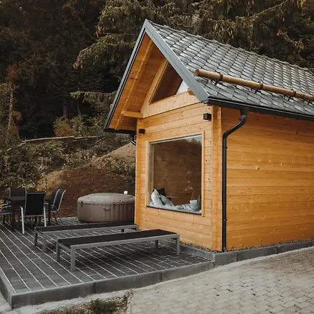 Med Smrekami - Cozy Place With Sauna And Jacuzzi شقة سيركلجي نا جورينجسكيم